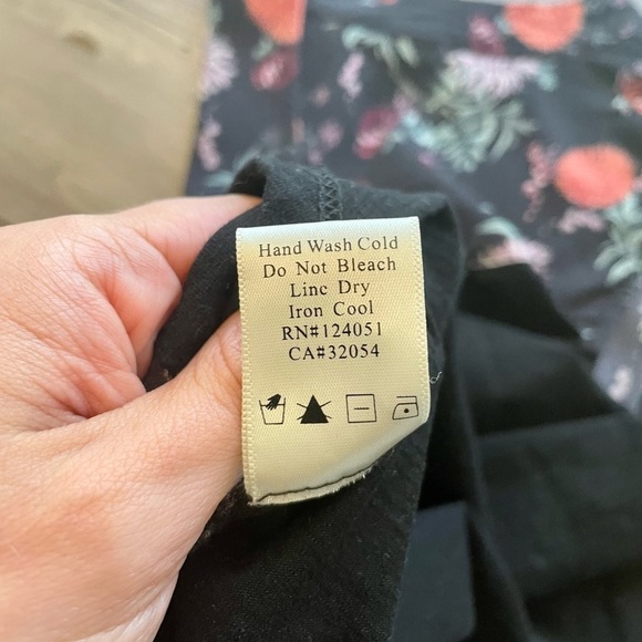 Anthro Silverton Sleeveless Button Down - Picture 6 of 7